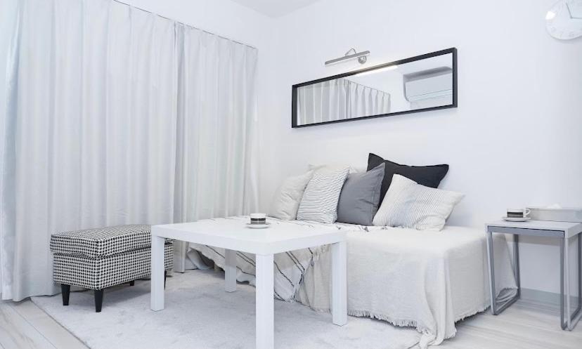 Apartment One Stage *